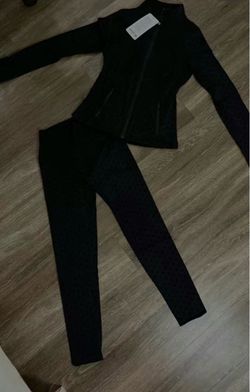 Black lululemon