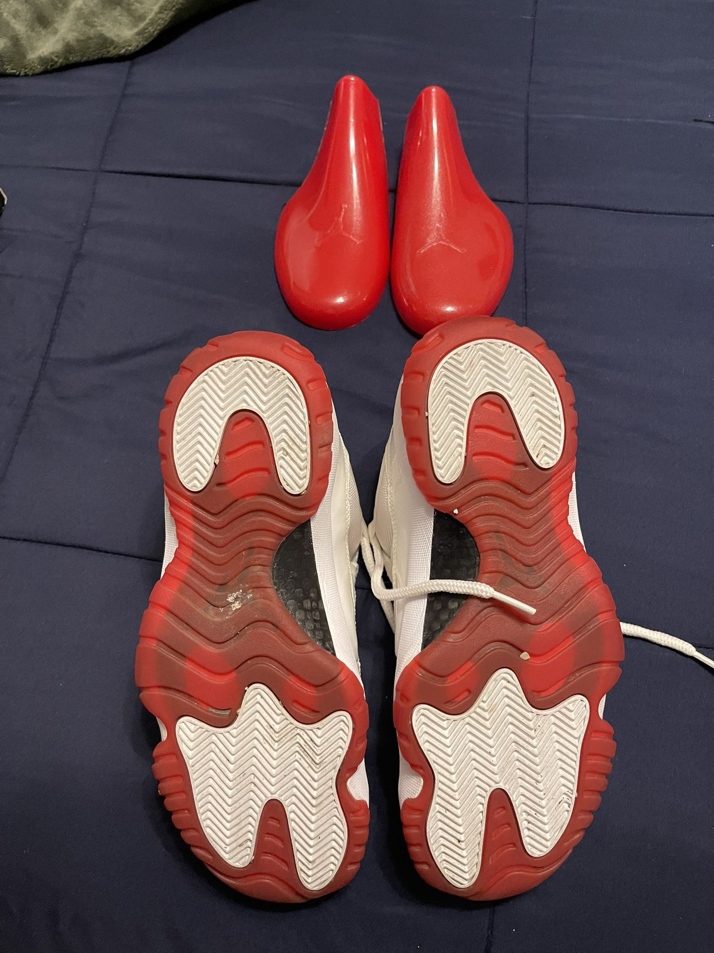 Air Jordan 11 Low Cherry Bottom