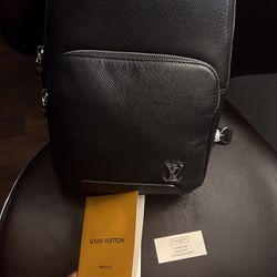 Used Louis Vuitton Bag for Sale in Atlanta, GA - OfferUp