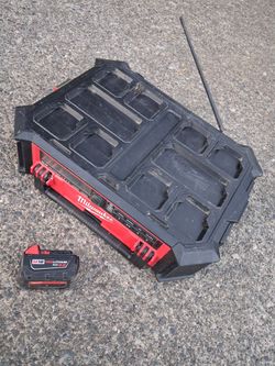 Milwaukee 2950-20 M18 Packout Radio Vgood with 3.0bat. Pick up fremont seattle. No low ball offers please. No trades. Many other tools for sale.