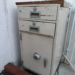 Diebold Cabinet/Safe 