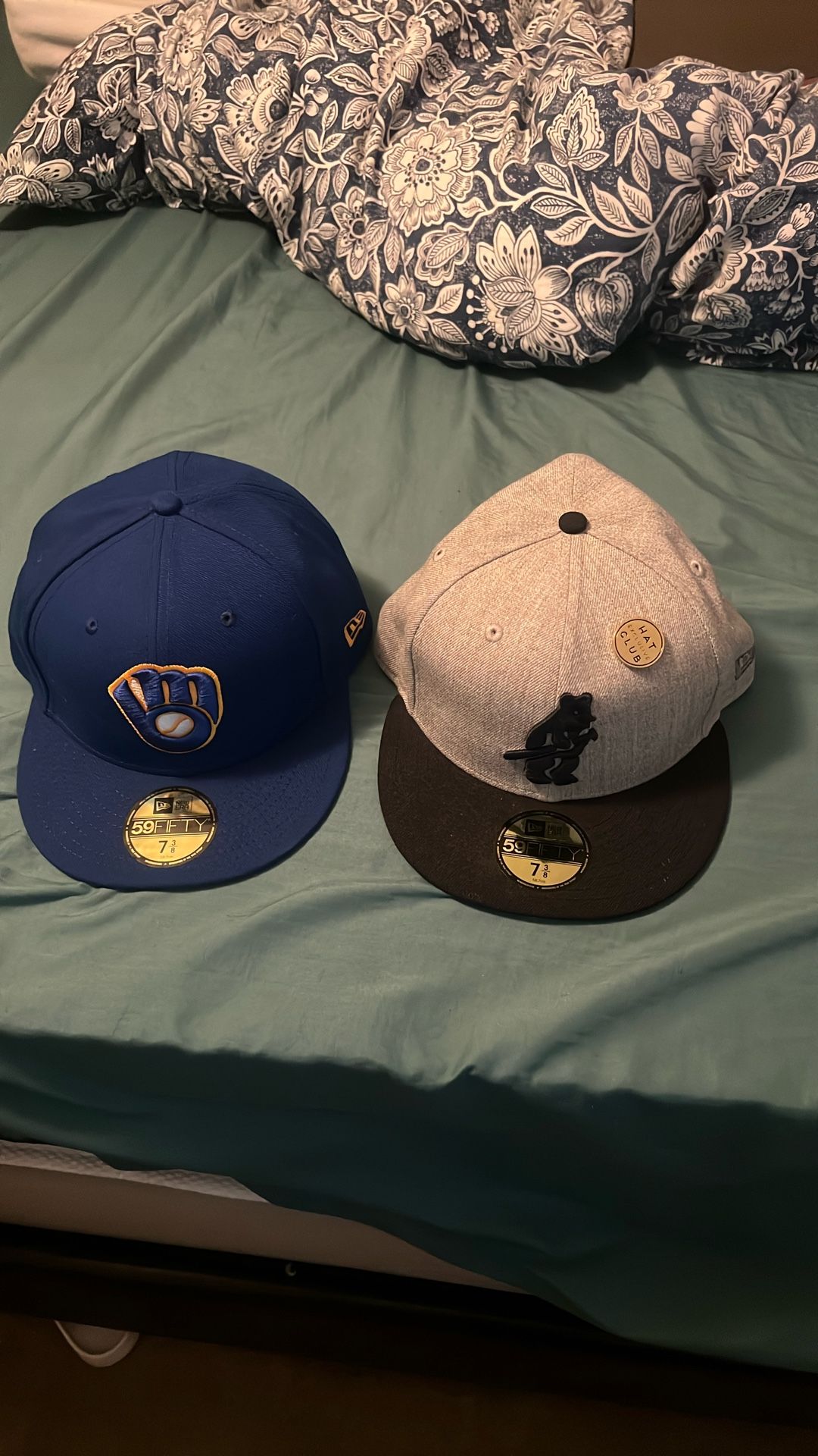 2 MLB Pro Fitted 73/8 Hats 