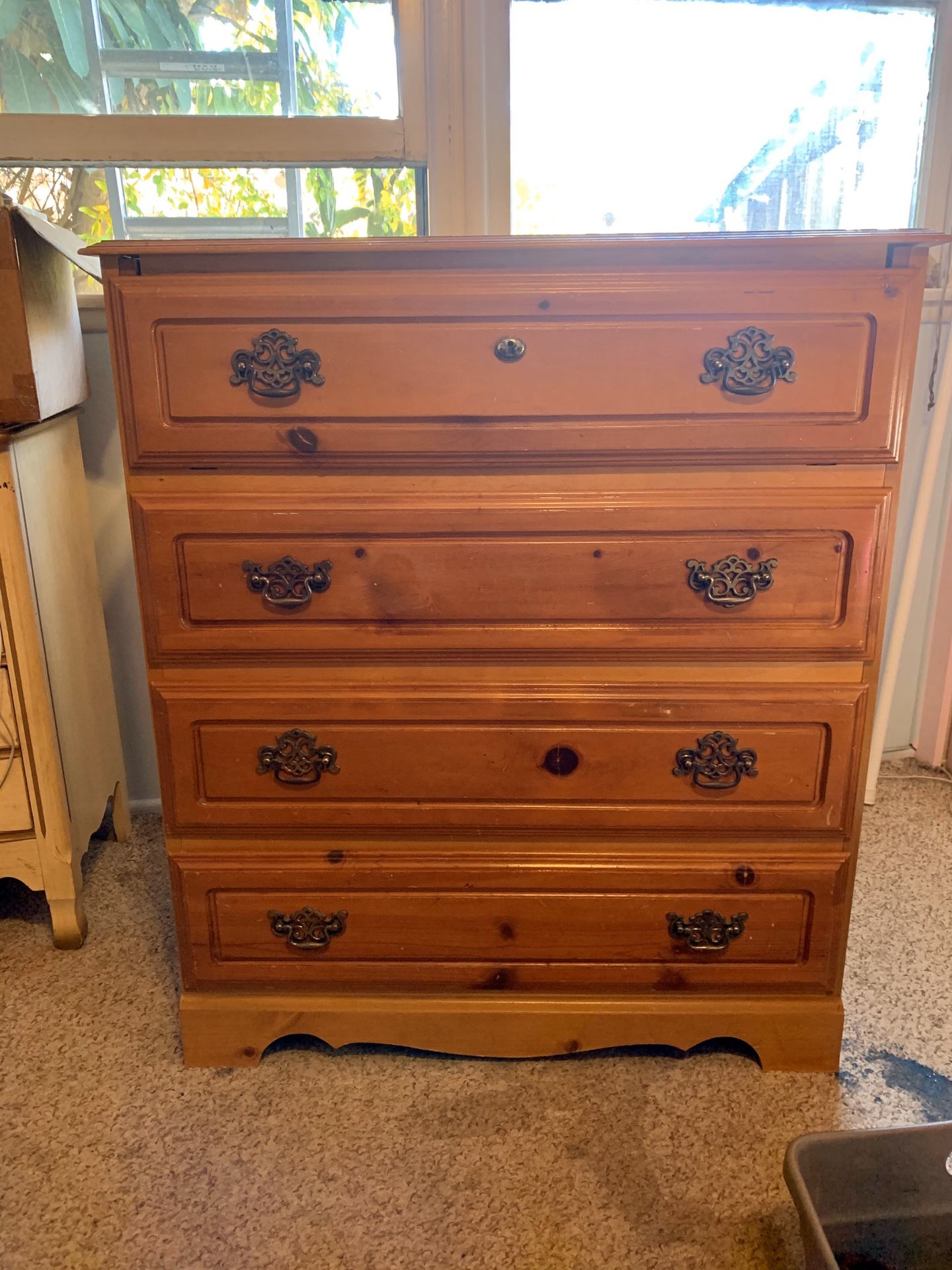 Dresser/ baby changing table