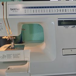 Brother Sewing machine *ONLY DOES STRAIGHT STITCH READ DESCRIPTION *