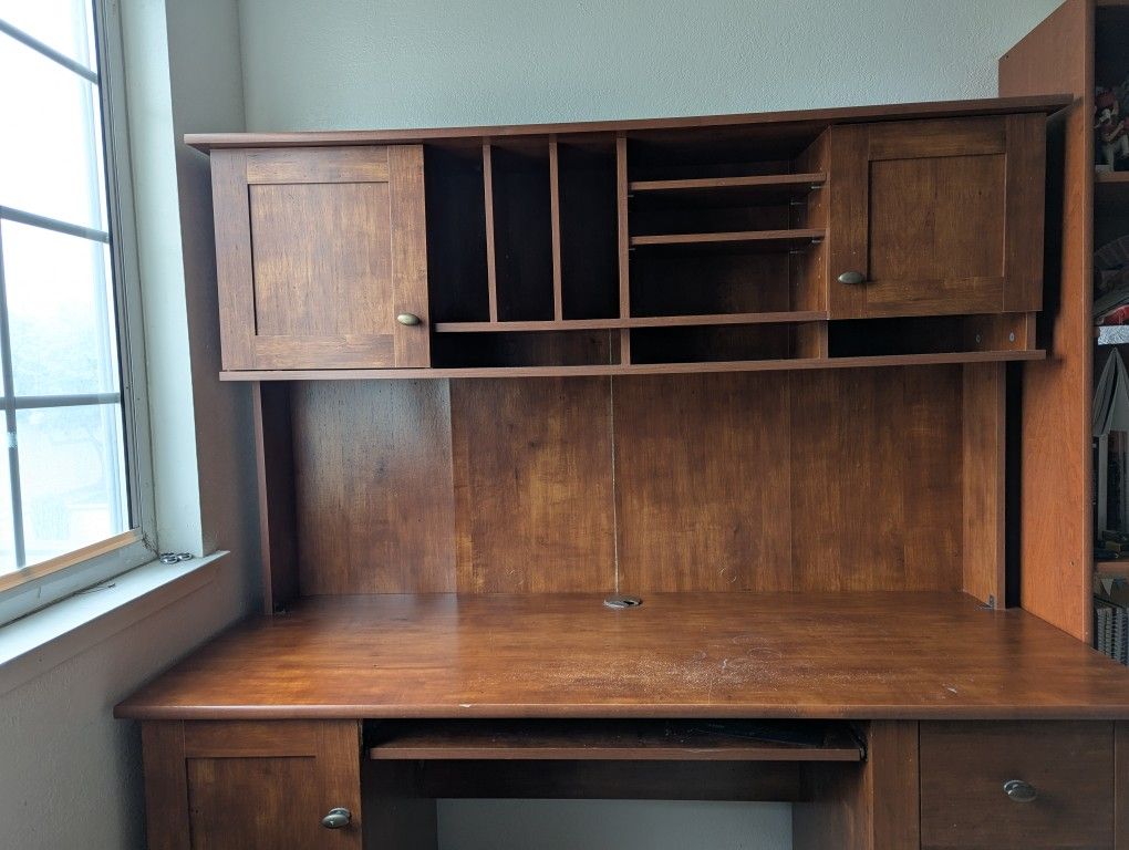 Desk Hutch Top Walnut Color Top$40 Or Desk&Top$120