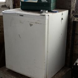 Mini Fridge 