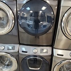 Samsung AddWash 5.0cu Ft Large Capacity Front Load Washer And Stackable Gas Dryer Set In Black Stainless Steel 