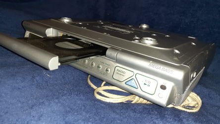 2-under cabinet radio/cd player