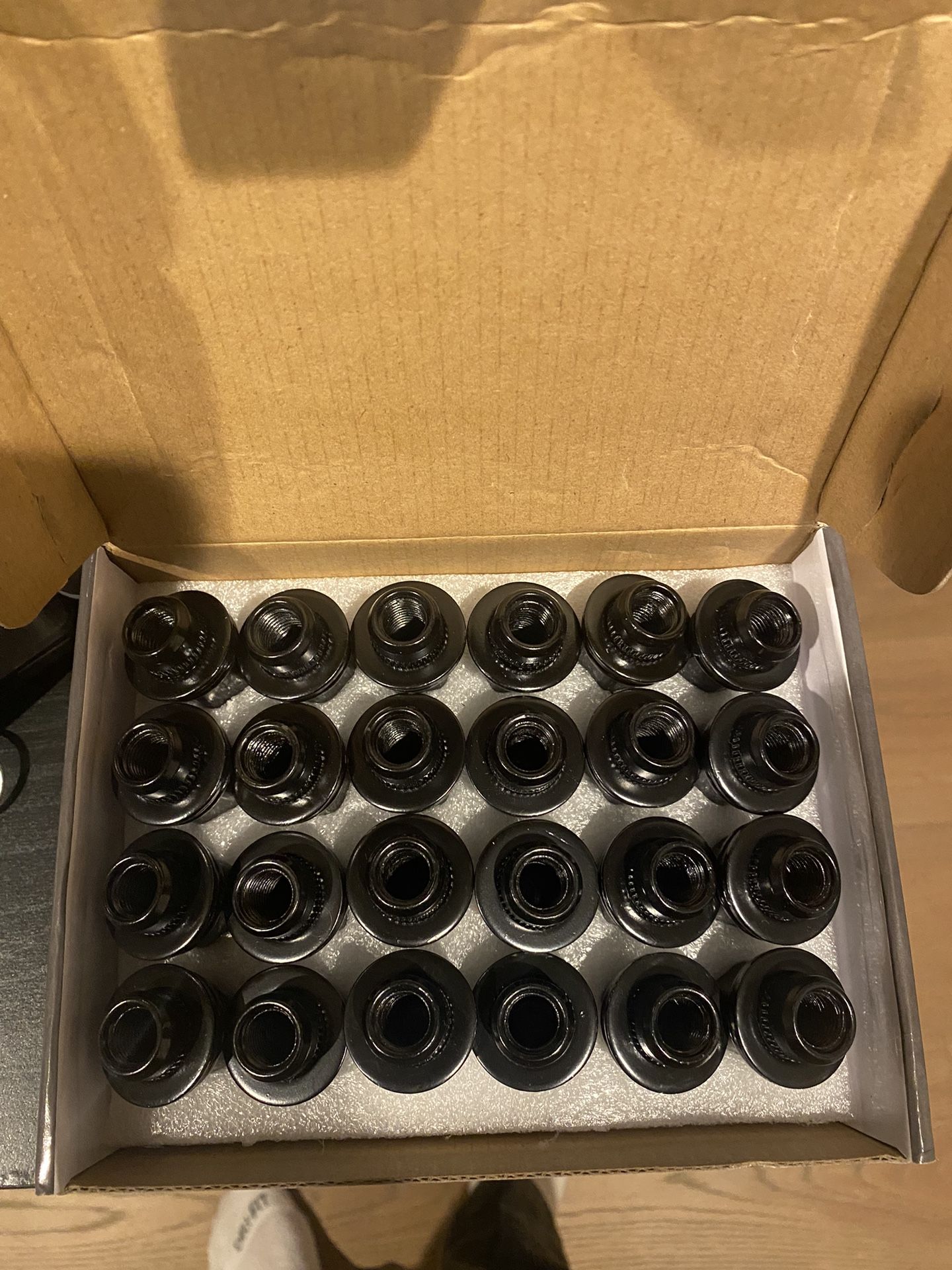 12x1.5 Lug Nuts NEW 24pk