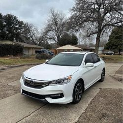 2016 White Honda Accord