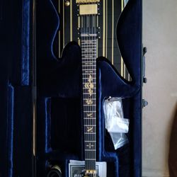 Schecter Guitar Research Synyster Gates Custom-S Electric Guitar Gloss Black with Gold Pinstripe

