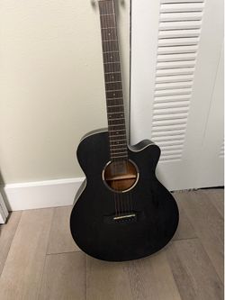 Tanglewood Blackbird Acoustic Guitar + Road Runner Case – Like New