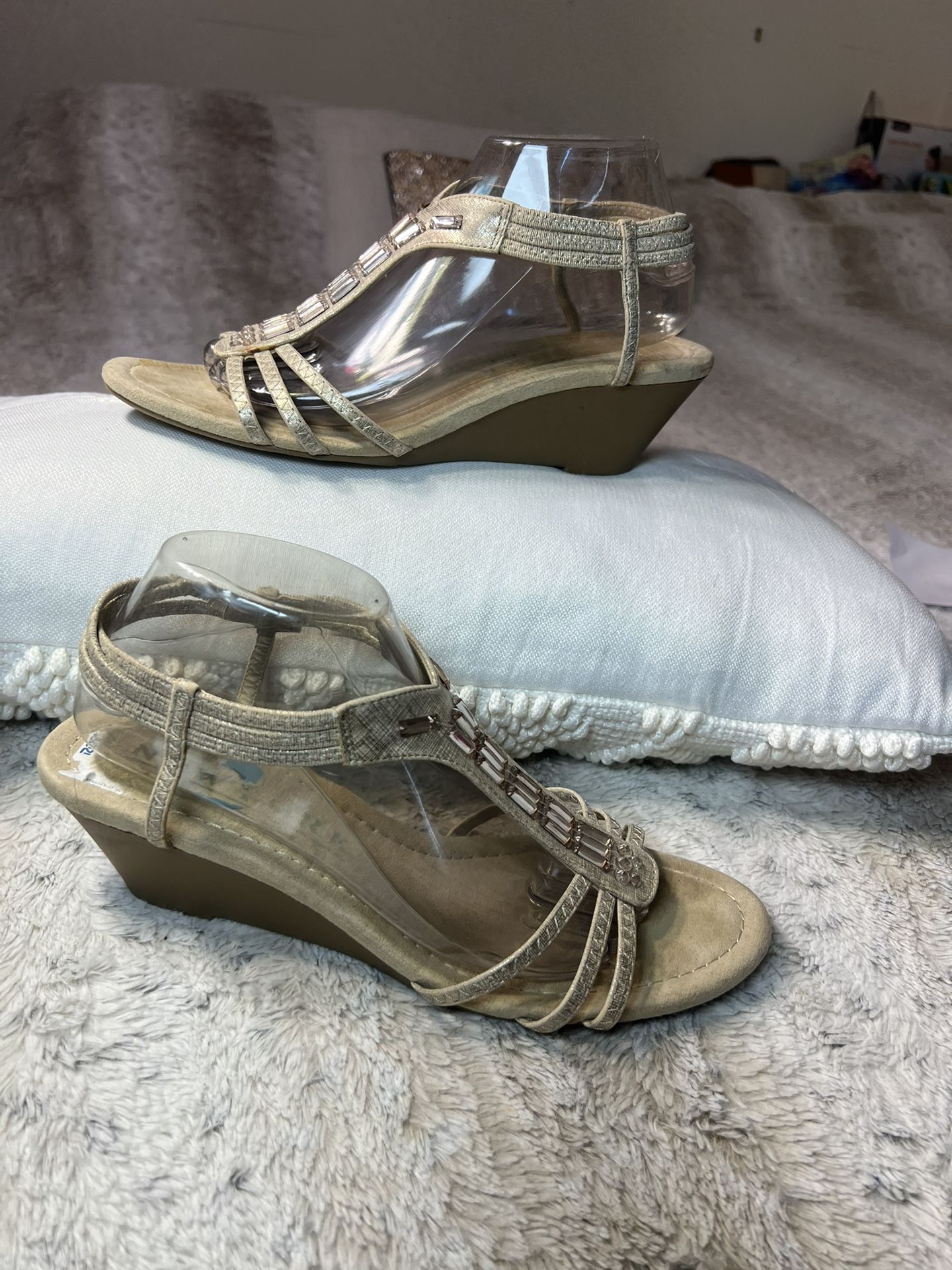New York Transit Wedge Heels Sandals Size 10 W