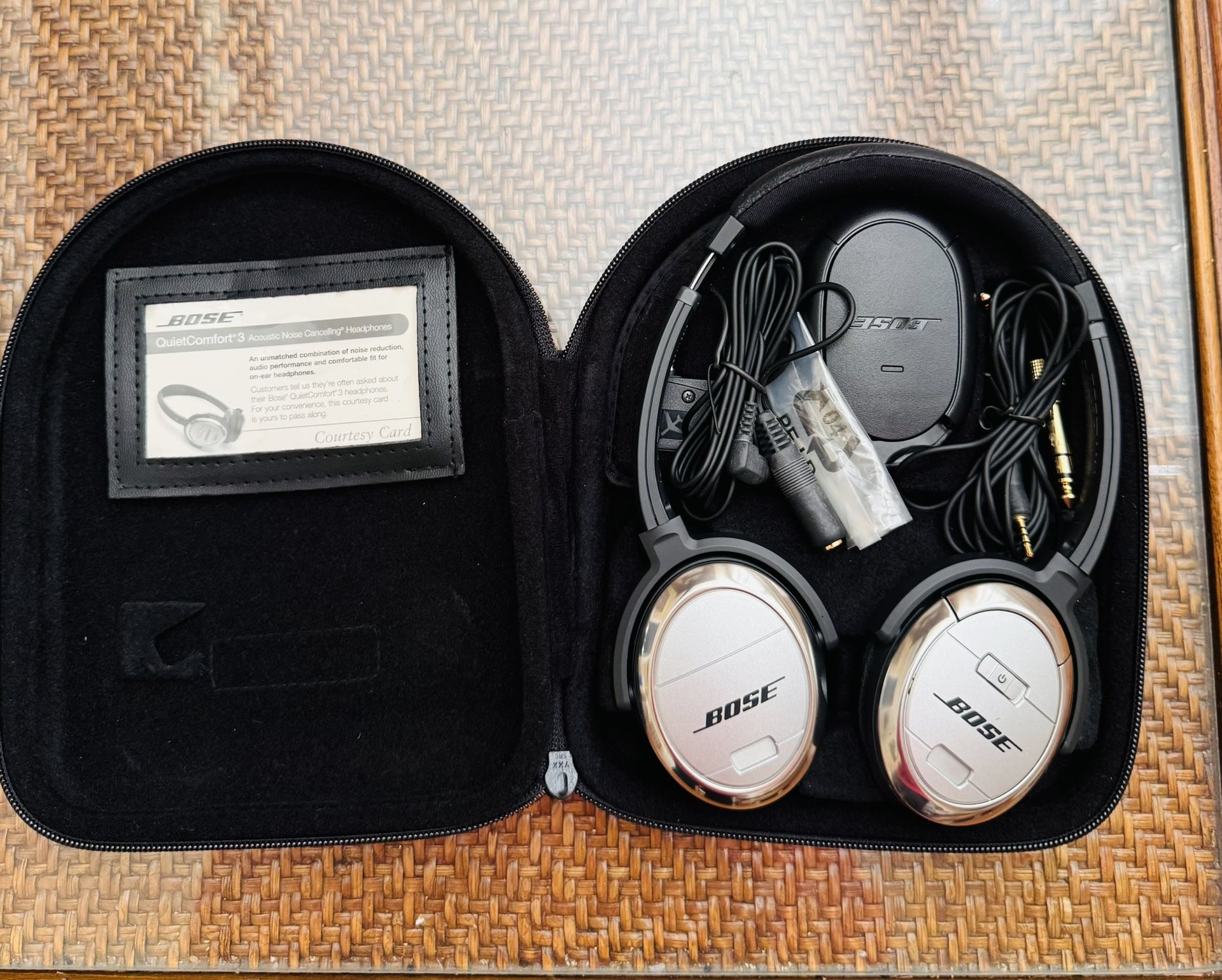 BOSE Quiet Comfort Headphones 