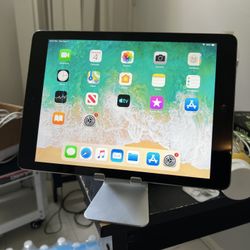 9.7” iPad Air Retina 1st Gen 16GB WiFi