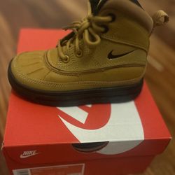 Brand New Nike Woodside 2 High Little Kids' Boots