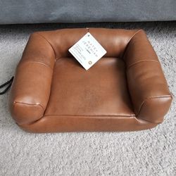 Tiny Leather Sofa – For Hamsters, Mice, or Tiny Pets