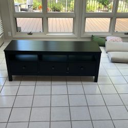 Credenza / TV Table / Entertainment Center 