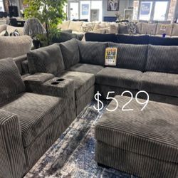 Beautiful! 4-Pc Sectional Sofa Couch With Ottoman, USB Port, And Cup Holders