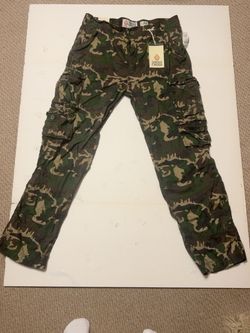 NEW WITH TAGS – Swiss Cross Camo Cargo Cargo Pants – Men’s 36x32