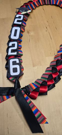 Graduation lei zarape