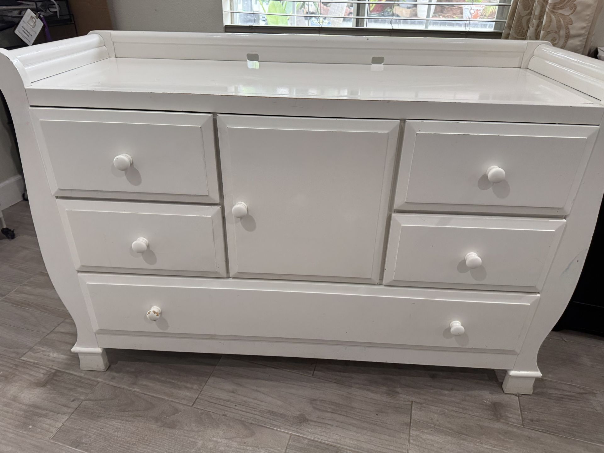 Changing Table / Dresser