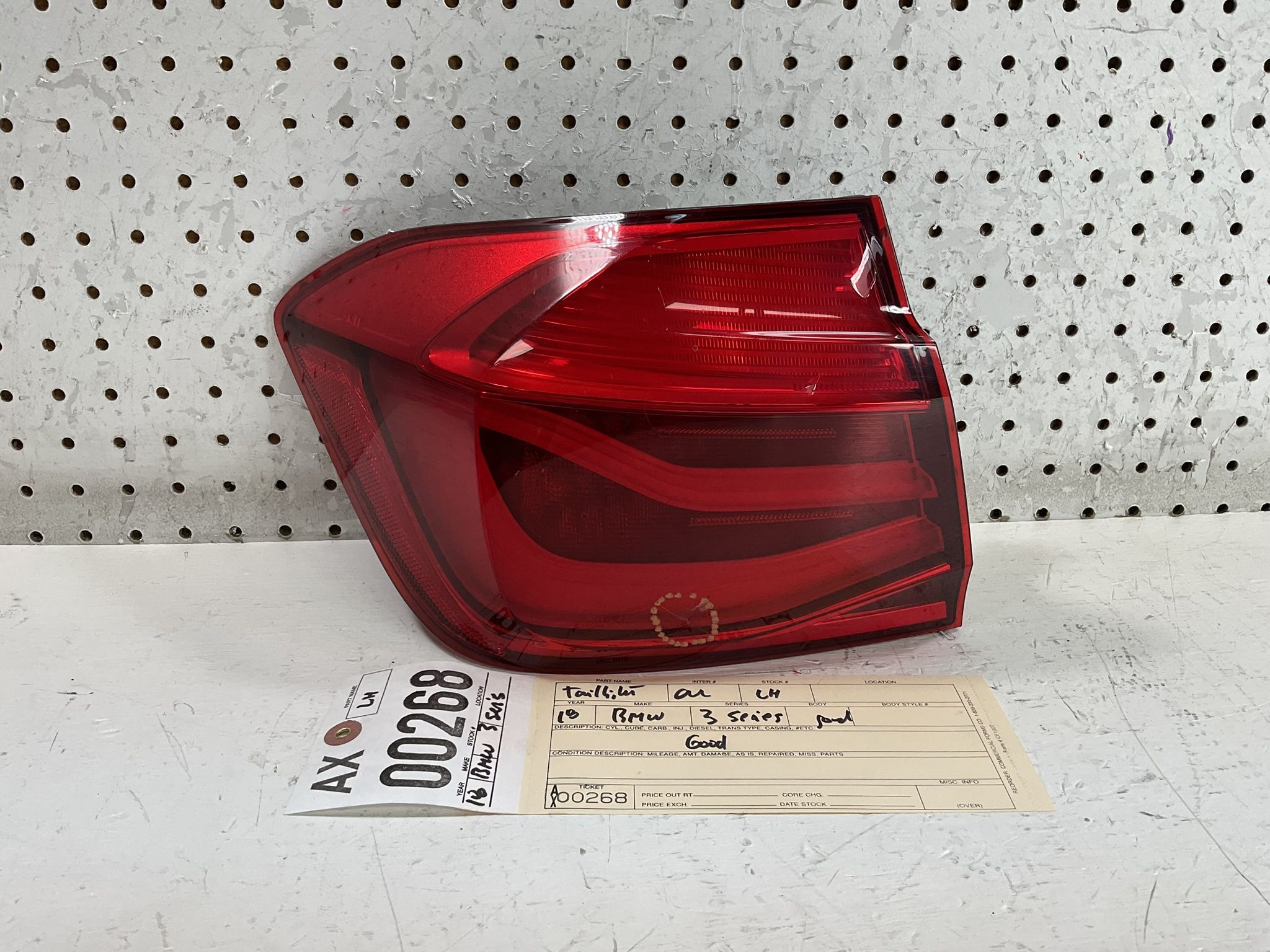2013 2016 BMW 3 SERIES LEFT SIDE TAIL LIGHT OEM