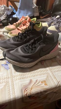 Nike Running Sneakers Gray and Pink