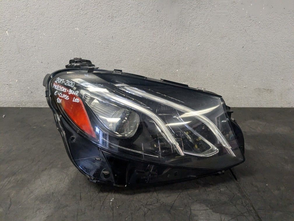 2017-2018-2019-2020 MERCEDES-BENZ E-CLASS RIGHT LED HEADLIGHT OEM USED