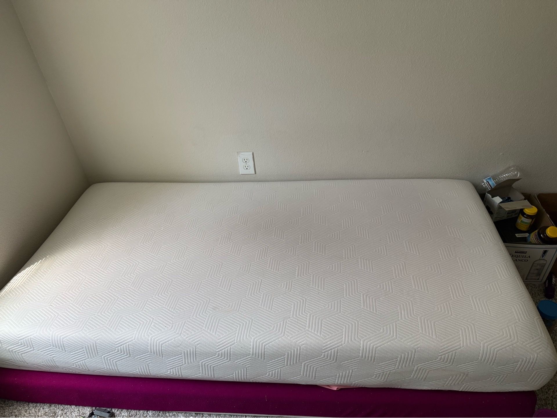 Lucid 8" Medium-Firm Memory Foam Twin Mattress – $90