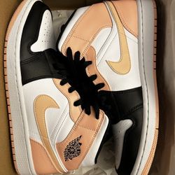 Men’s Jordan’s Mid - Size 10