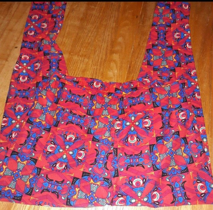 Very Nice Lularoe Tall And Curvy Leggings