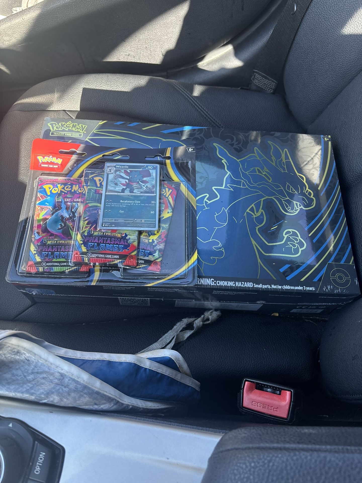 Mega Charizard Mega Box , Packs