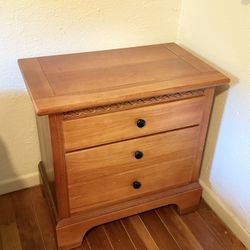 Vaughan Bassett Nightstand