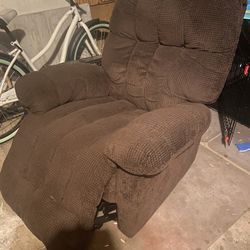 Recliner that rocks 