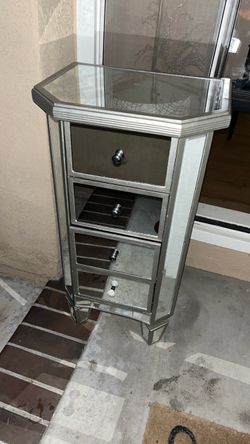 Mirrored drawer