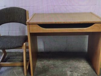 Solid wood desk & chair