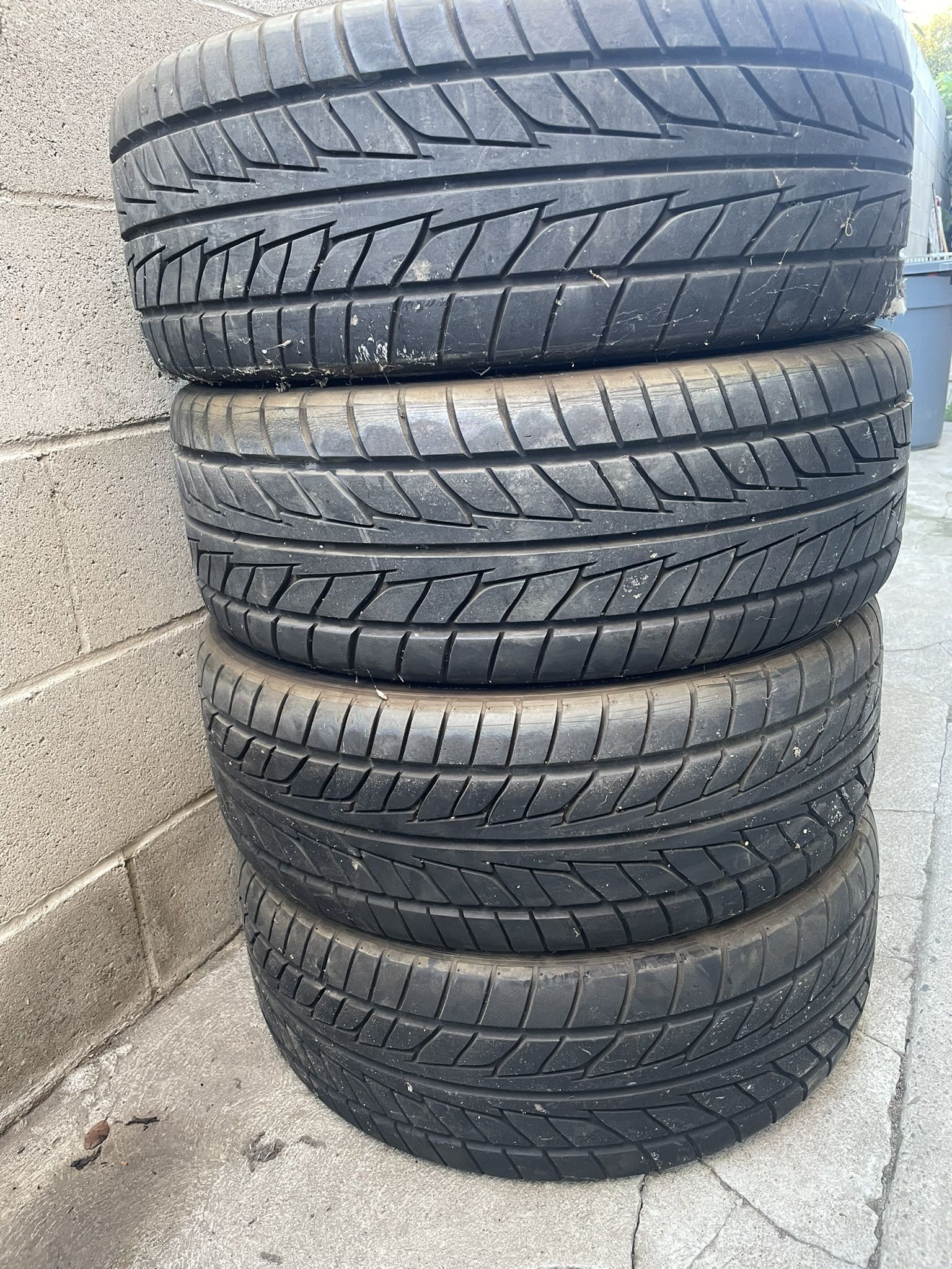 Nitto NT555 G2 225/35R20 ZR 90W