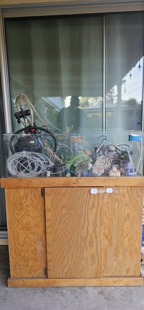 22 Gallon Long Aquarium, Stand, Equipment