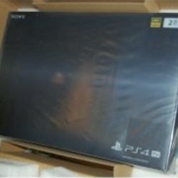 PS4 Pro 2TB 500 Million Limited Edition