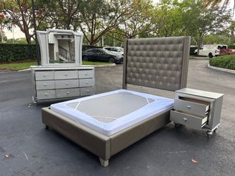 Beautiful Bedroom Set Queen Size Solid Wood Silver Color In Excellent Condition by VietnamFurniture