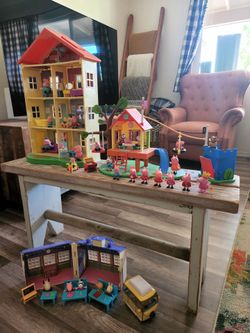 Peppa pig dollhouse playsets