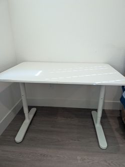 White Desk (Office / Gaming)
