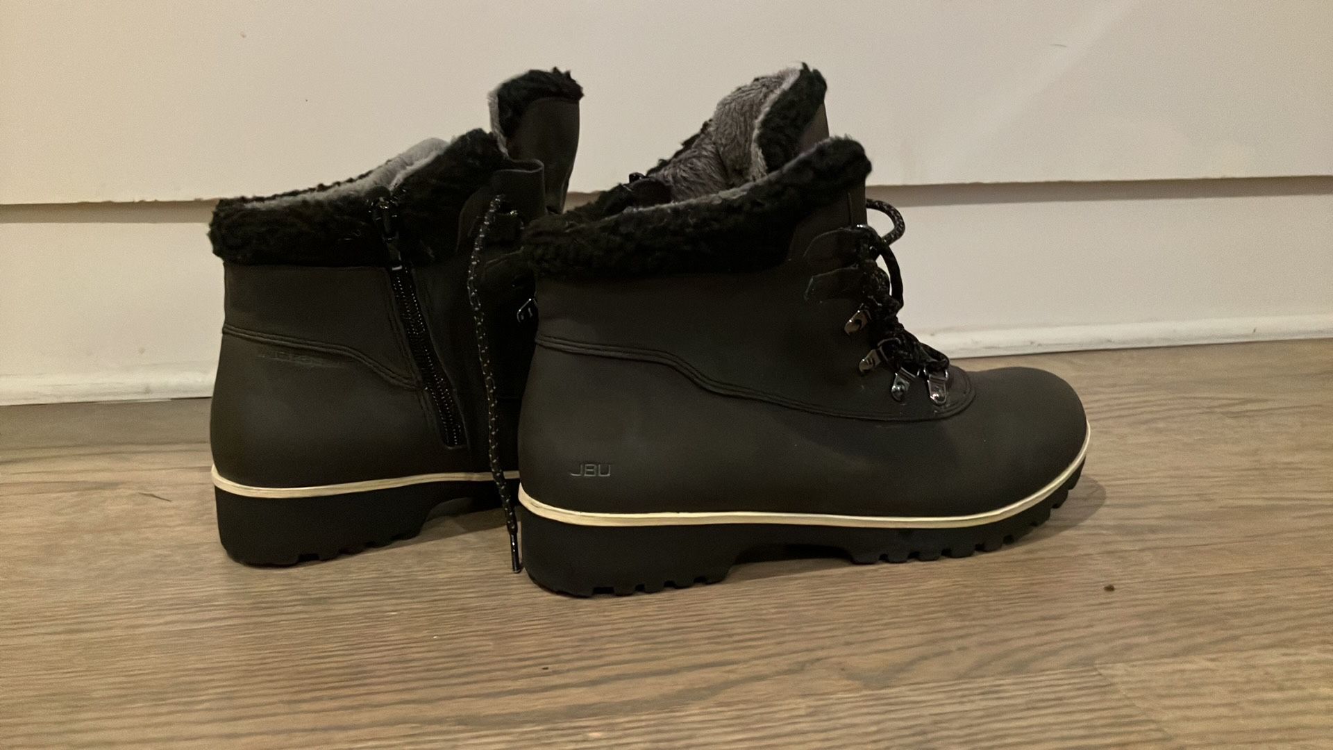 *BRAND NEW* Jambu Women’s Blue Creek Water Resistant Snow Boots (Size: 9)