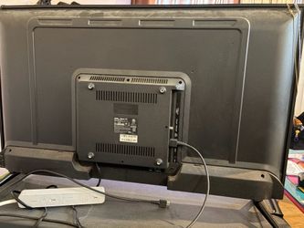 ONN 42 inch Roku smart tv
