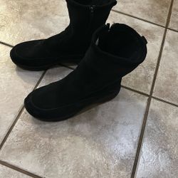 Men’s LL Bean 9.5M Black Suede Boots