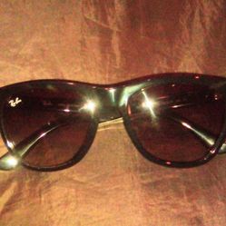 Black Ray Ban Sunglasses!