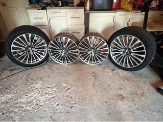 OEM BMW X7 22” Staggered Wheel & Tire Set – TPMS Included – $1,800 OBO