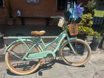 Huffy Nel Lusso Women's Cruiser Bike