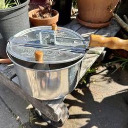 The Genuine Whirley-Pop Popcorn Popper Maker Hand Crank Wabash Valley Farms